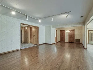 Living room before renovation