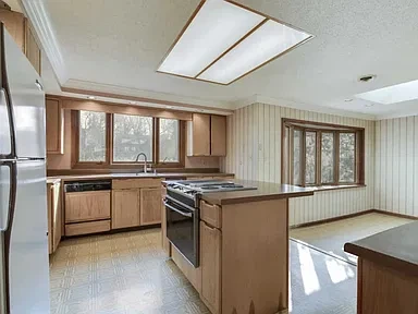 Kitchen before renovation