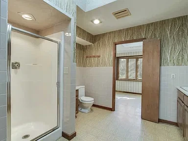 Bathroom before renovation