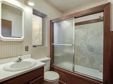 Bathroom before renovation
