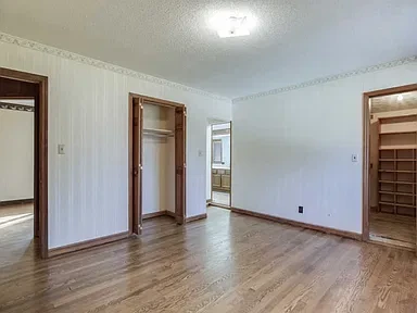 Bedroom before renovation